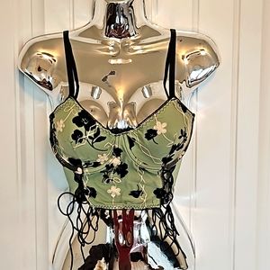 Sexy pullover bra with underwire and side laces